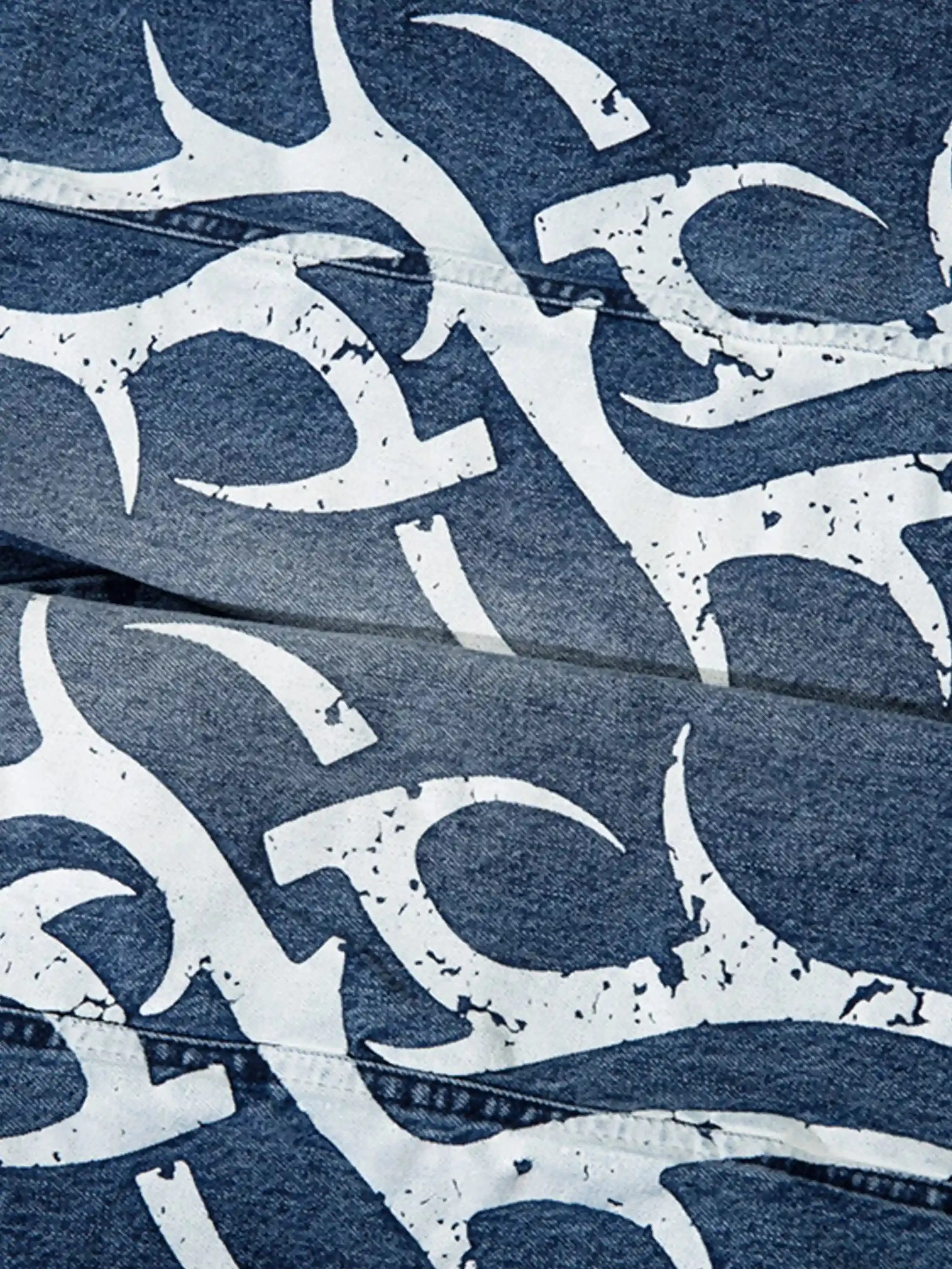 Thorn Print Washed Oversized Jeans