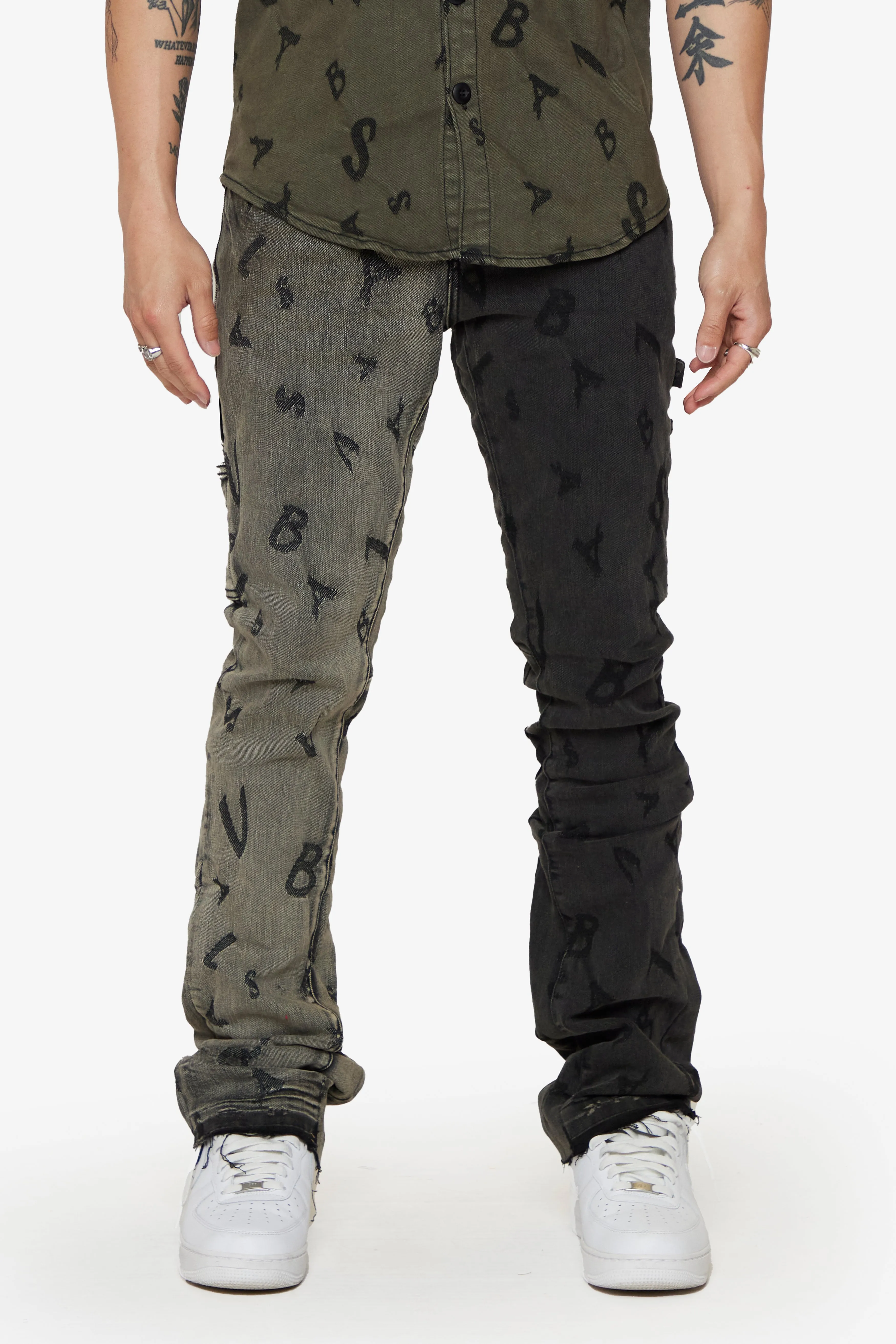 “V-SCRABBLE” LTGREY/MATTE BLACK STACKED FLARE JEAN